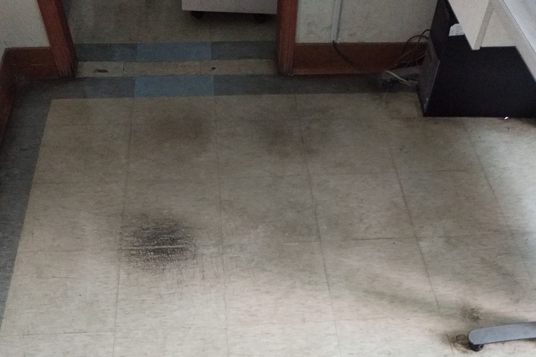 地面清洗前